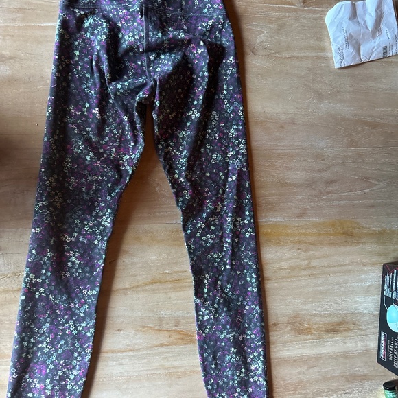 Lululemon leggings - Picture 1 of 3